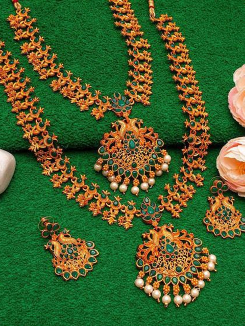 

LAFORWORD Gold-Plated & Green Kundan Studded Jewellery Set