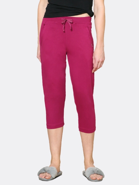 

Van Heusen Women Magenta Solid Mid-Rise Cotton Capris