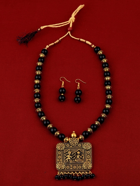 

Silver Shine Gold-Plated Black Pearl Beaded Jewellery Set