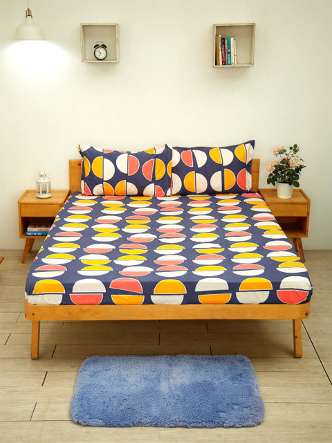 

Ariana 140 TC Geometric Print Flat King Bedsheet With 2 Pillow Covers, Navy blue