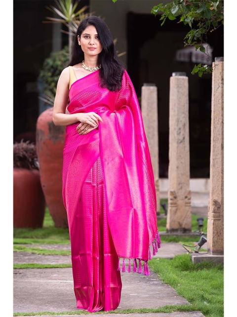 

KARAGIRI Pink & Silver-Toned Woven Design Zari Kanjeevaram Saree