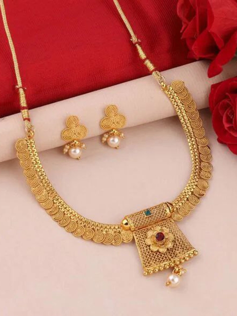 

LAFORWORD Gold-Plated White & Red Kundan-Studded & Pearl Beaded Jewellery Set