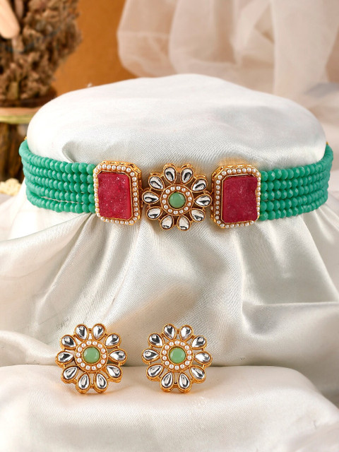 

AQUASTREET Women Green Gold-Plated Beaded Kundan Jewellery Set