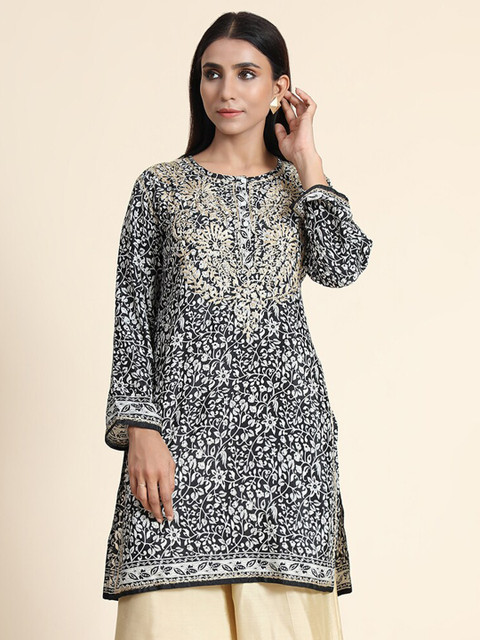

HOUSE OF KARI Women Blue & Off White Tunic