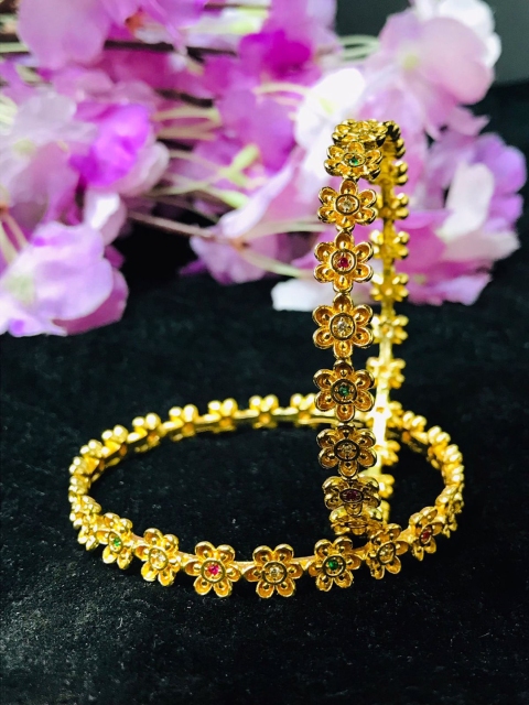 

MORKANTH JEWELLERY Set Of 2 Gold-Plated Stone-Studded Bangles