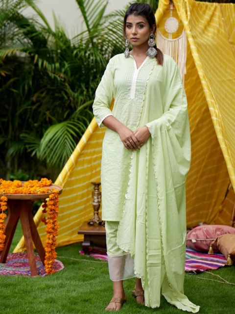 

NANGALIA RUCHIRA Women Green Striped Pure Cotton Kurta with Trousers & Dupatta