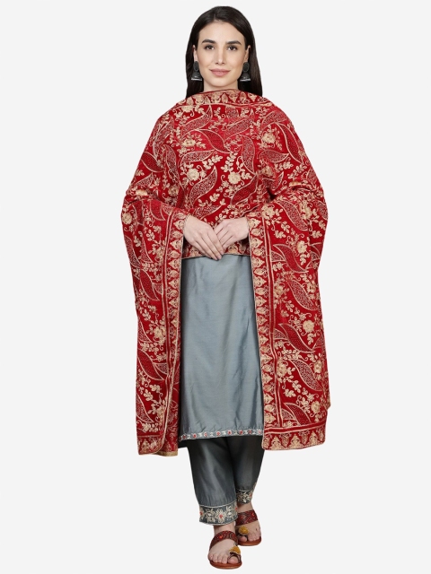 

Moda Chales Embroidered Velvet Dupatta with Gotta Patti, Maroon