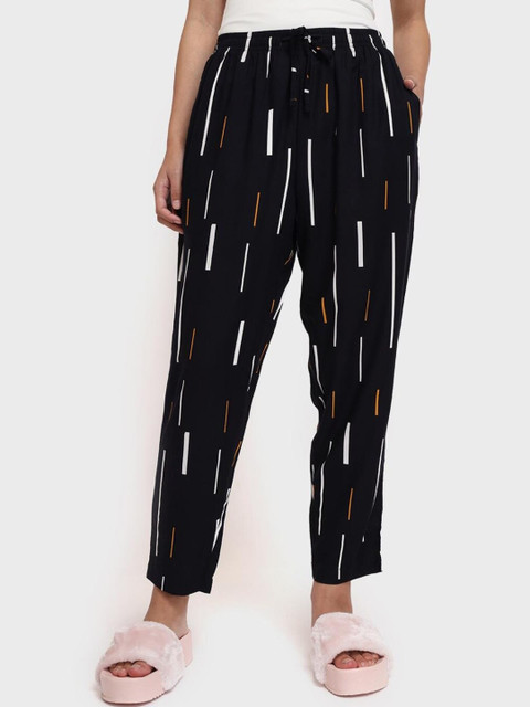 

Bewakoof Women Printed Lounge Pants, Black