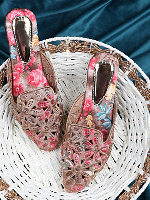 

THE WHITE POLE Women Printed Mules with Laser Cuts Flats, Beige