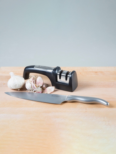 

LE CREUSET Knife Sharpener, White