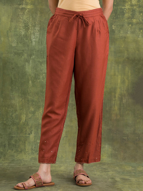 

W Women Rust Mid-Rise Cropped Trousers