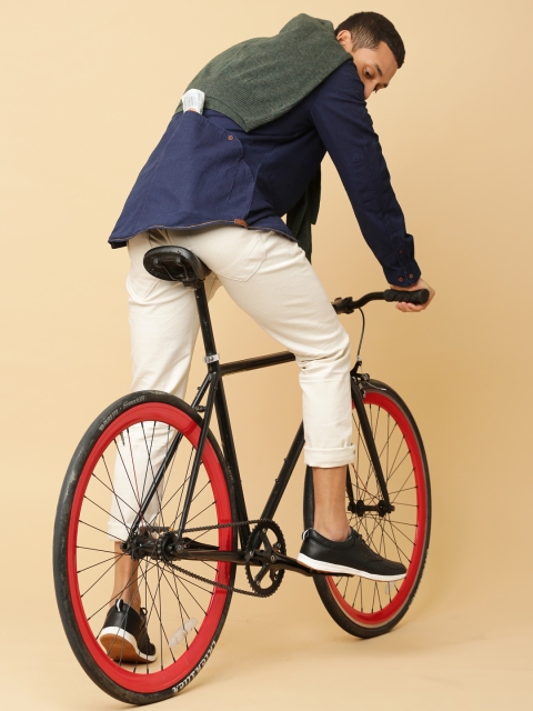 

Mr Bowerbird Men Navy Tailored Fit Dark Indigo Bike Shirt, Navy blue
