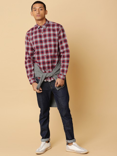 

Mr Bowerbird Men Navy Blue Tailored Fit Bloch Modern Check Favorite Shirt