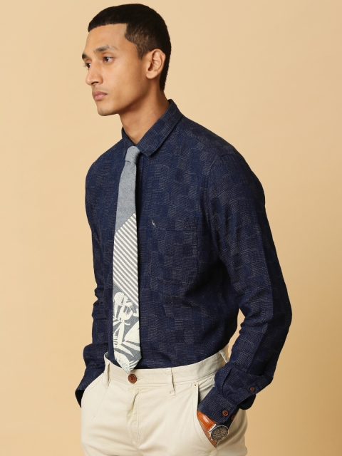 

Mr Bowerbird Men Navy Tailored Fit Self Design Indigo Grindle Favorite Shirt, Navy blue
