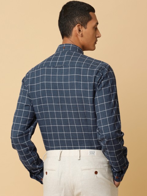 

Mr Bowerbird Men Navy Blue Tailored Fit No Brainer Melange Favorite Shirt
