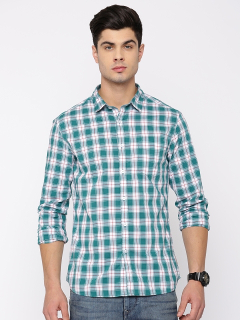 

Flying Machine Men Green & White Regular Fit Checked Casual Shirt