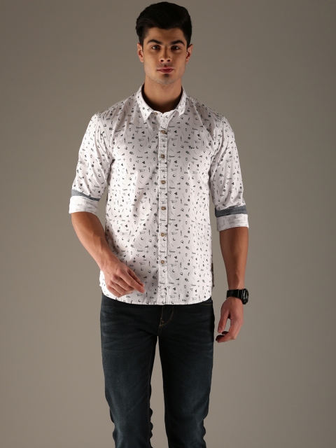 

Flying Machine Men White & Black Regular Fit Printed Casual Shirt
