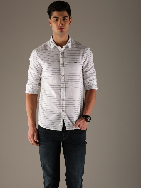 

Flying Machine Men Off-White & Black Regular Fit Striped Casual Shirt