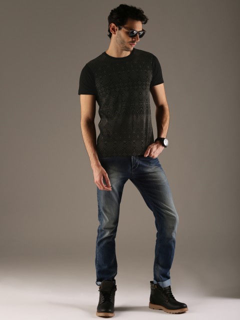 

Flying Machine Men Black Printed Round Neck T-shirt
