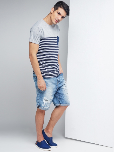 

Difference of Opinion Men Grey Melange Striped Round Neck T-shirt