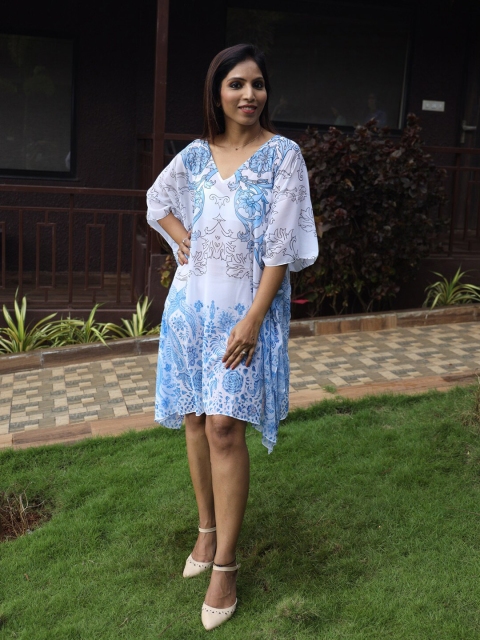 

Rajoria Instyle Women Floral Georgette Kaftan Dress, White