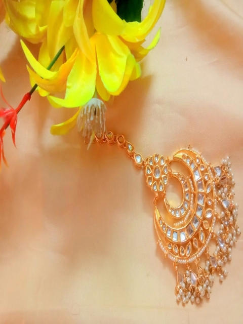 

Runjhun Gold-Plated Kundan-Studded Maang Tikka