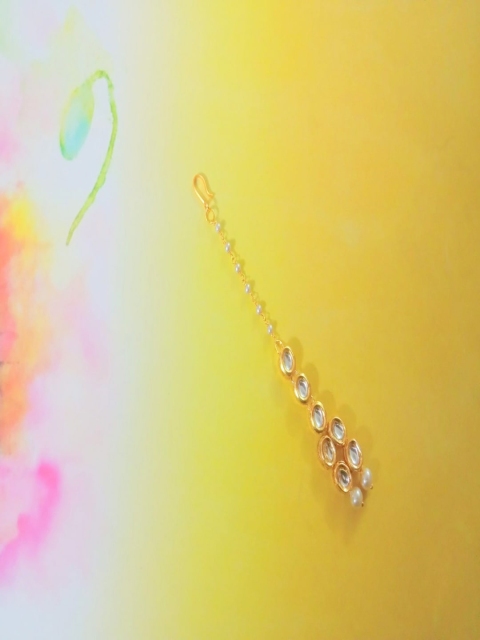 

Runjhun Gold-Plated Kundan Studded Maang Tikka