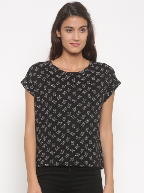 

pink woman Women Black Printed Top