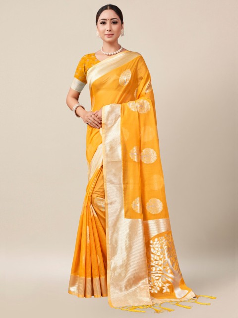 

AYKA CLOTHINGS Gold Toned And Silver Toned Floral Zari Banarasi Saree