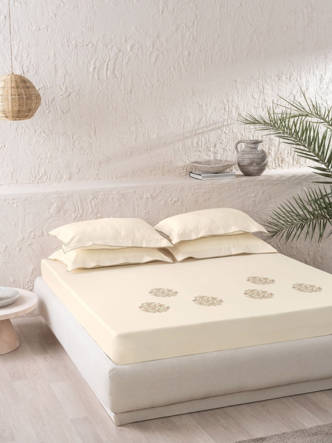 

DDecor Embroidered Cotton 210 TC Bedding Set, White