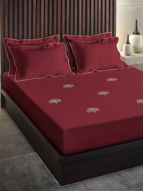 

DDecor Embroidered Cotton 180 TC Bedding Set, Red