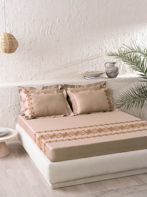 

DDecor 210 TC Embroidered Cotton Bedding Set, Brown