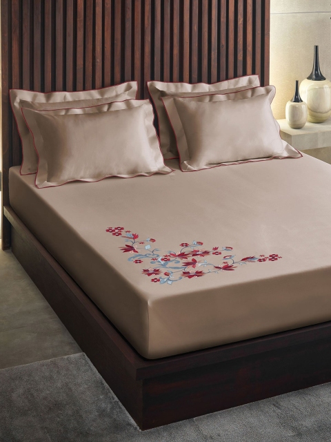 

DDecor Brown Embroidered Cotton 180 TC Double King Bedding Set