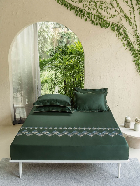 

DDecor Embroidered Double Bed Cotton 210 TC Bedding Set, Green