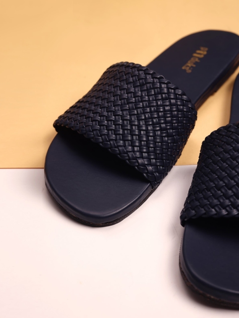 

Paaduks Men Blue Printed Open Toe Flats
