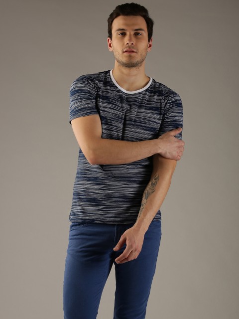 

Flying Machine Men Navy Blue & White Striped Round Neck T-shirt