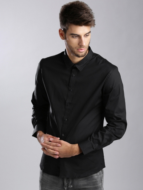

CR7 Men Black Skinny Fit Solid Casual Shirt