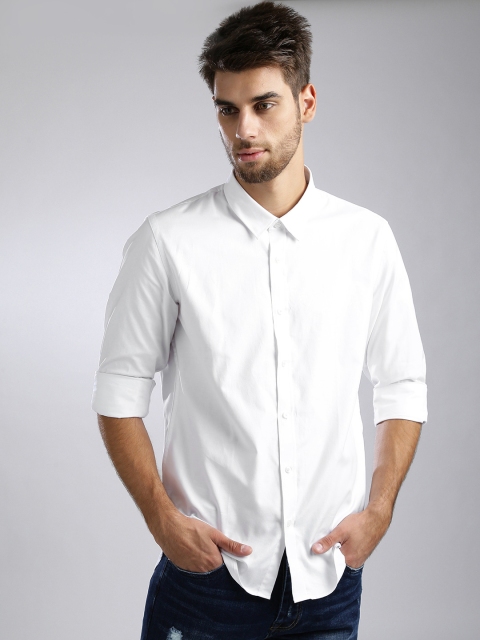 

CR7 Men White Tailored Fit Solid Casual Shirt