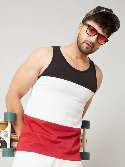 

Rodzen Men Black & White Colourblocked T-shirt
