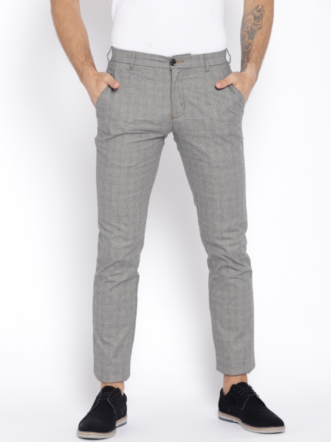 

Park Avenue Men Grey Tailored Slim Fit Checked Chinos