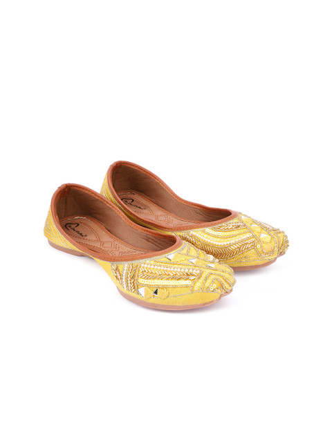 

The Desi Dulhan Women Yellow Embellished Ethnic Mojaris Flats