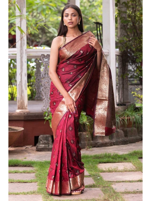 

KARAGIRI Maroon & Gold-Toned Woven Design Zari Banarasi Saree