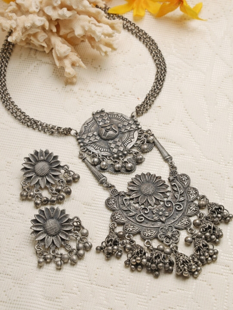 

Moedbuille Oxidized Silver-Plated Ghungroo-Studded & Tasselled Jewellery Set