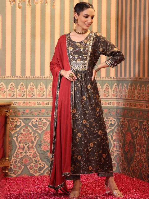 

SCAKHI Women Brown Floral Yoke Design Pleated Gotta Patti Kurta Set