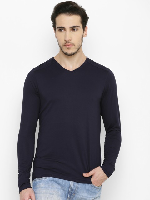 

Blackberrys Men Navy Blue Solid V-Neck T-shirt