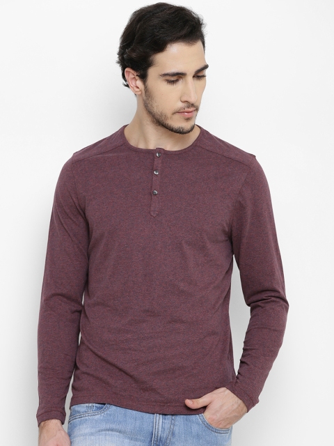 

Blackberrys Men Burgundy Solid Henley Neck T-shirt