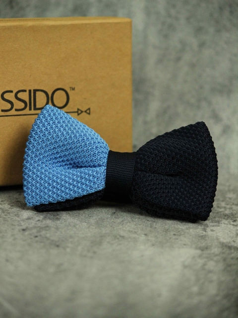 

Tossido Men Blue & Black Colourblocked Bow Tie