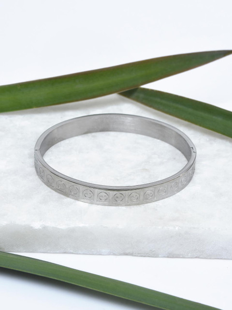 

Tistabene Men Silver-Toned & White Rhodium-Plated Kada Bracelet