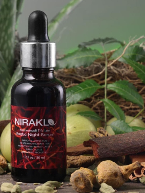 

NIRAKLE Nirakle Kumkumadi Tailam Exotic Night Serum 15ml, Red