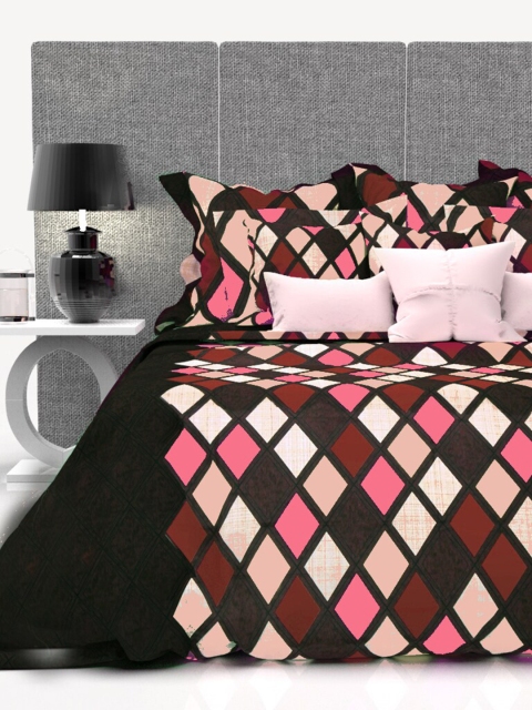 

THE WHITE MOSS Brown & Pink Geometric 160 TC Cotton King Bedsheet with 2 Pillow Covers